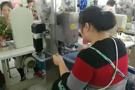牛仔衫，四合钮扣#自动化设备 #服装设计 #自动化 #服装厂视频封面