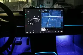 特斯拉车载游戏刚更新 傲气雄鹰