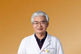 很多人觉得#吃绿豆 之后不能喝中药，看看江博怎么说！#医学科普 #中医 #中药 #辟谣 视频封面