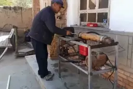 #脱贫攻坚 席箕草扎扫帚视频封面