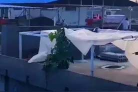 我国3架直-20型直升机、33名官兵飞赴河南新乡灾区，执行空中勘察和救援物资投送任务。#河南暴雨 #新乡 视频封面