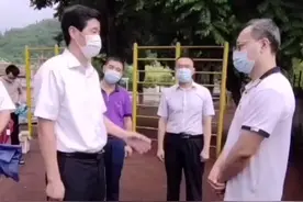 6月25日，福建省三明市市长余红胜调研中考考场安装空调情况：没有安装到位就把我的办公室空调停掉！#福建视频封面