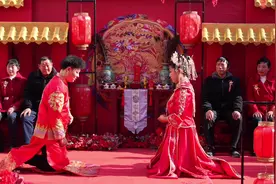 中式婚礼当中的三拜九叩~#中式主持人 #宁强婚庆#宁强婚礼视频封面