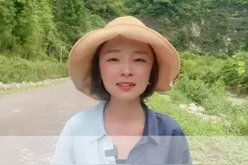 在全国最后一个不通公路的天坑村，花7300万修建了世界上最长，最陡的斜行电梯，村民却宁肯爬，也不愿意坐#湖北星旅播 #全能导游#云游中国计划视频封面