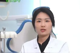 牙齿磕碰脱落，该怎么办呢？#健康dou起来 #dou出新知 视频封面