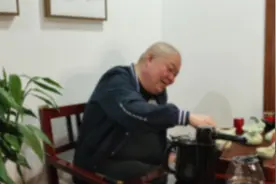 第10秒搞懂，熊孩子打酱油，明明机智化解危机，为何被父母胖揍！视频封面