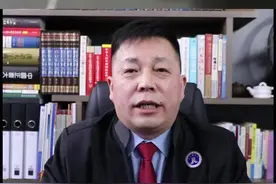 刑事辩护 第182 集
酒后推车违法吗？
饮酒和醉酒后推行机动车算醉驾吗？答案是否定的。酒后驾驶机动车导致醉驾的构成要件，客观上必须有驾驶机动车危害公众安全的行为，而推车行为不属于醉驾的范畴！开车不喝酒，酒后不开车！#律师 #法律咨询 #上海律师 #刑事代理 #刑事辩护 #法律常识 #警民dou平安 #警民dou平安 #遵守交规 #刑事律师 视频封面