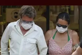 #巩俐 素颜亮相略显“幸福肥”～与老公一起逛街画面十分甜蜜！视频封面