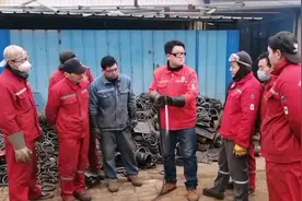 焊工高级技师翟慎强老师火焰🔥切割授课中#焊接技术 #氩弧焊视频封面
