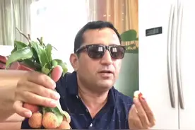 好彩我考过英语六级，不然听不懂外国友人说什么。他说：叼卡奶！茂名高州呢荔枝真系好吃，好吃到脱利，好吃到痹。视频封面