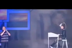 #玖月奇迹 王小玮和父亲同台演出，震惊了众人，原来父亲也是高手啊#音乐 #我要上热门视频封面