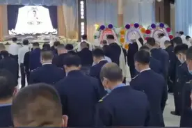 致敬！杨勇被追授"中国铁路优秀共产党员"称号
视频封面