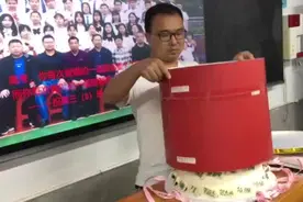 儿子高三最后一天晚自习视频封面