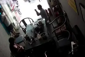 高考完送给孩子最好的礼物就是手拿驾驶证进985. 211大学校门视频封面