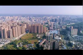 #乐山市向上向善好青年  今天带你去看抗疫中的青年、集体代表。视频封面