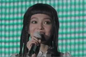 #张韶涵 参加了二十多场比赛，都没有拿到任何名次，但她依然不放弃坚持追梦，也正是这种性格成就了她。