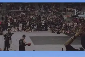 让艾弗森吃惊到差点把手机扔掉的扣篮#艾弗森 #扣篮 #nba短暂停 #经典nba视频封面