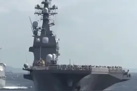 据共同社，日本海上自卫队于26日至29日在冲绳东部海域与美国海军核动力航母“罗纳德·里根”号举行了战术训练。视频封面