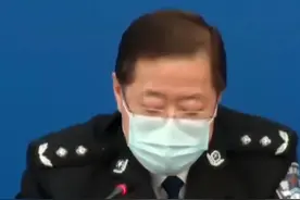 坦桑尼亚男子处理结果新鲜出炉 再见了！！ #坦桑尼亚  #拒绝隔离视频封面