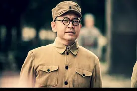 [#电视剧大决战# 电视剧《大决战》将在今晚完美收官了。荣幸参演。缅怀先烈，珍惜当下……视频封面