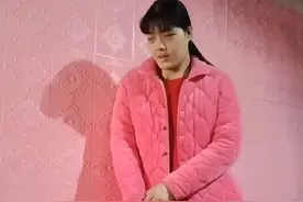 @创作灵感小助手 @抖音创作者大会 #湖南第一女巨人。#中国巨人之一。好久都没有量身高了，今天就量一下，看有没有再长高结果是身高二米三一。视频封面
