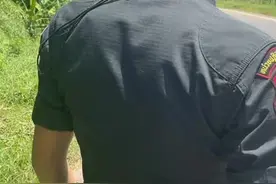 今天换款制服发，不然你们总以为泰国的制服都那么紧！#泰国 #泰国警察视频封面