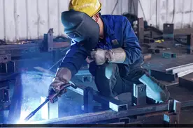 #以工代赈来了！专家：不养懒汉！#专家称要让低收入群体有尊严地赚钱视频封面