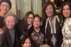 #王嘉尔杨紫琼尹汝贞合照 王嘉尔妥妥的社交达人啊视频封面