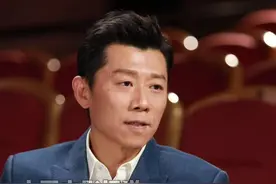 #夏雨袁泉这对神仙夫妇 当提到#袁泉 拿过三届#金鸡奖最佳女配 时 #夏雨 说“当然了，人家第一部戏就拿奖了”这莫名的小骄傲是怎么回事😉 #金鸡奖四十年蓝羽会客厅视频封面