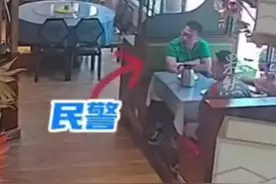 被抓嫌疑人陈某在前一天用拉沿街车门进入轿车内翻查的方式进行盗窃，陆续盗得现金7000余元。目前，警方已对陈某采取刑事强制措施。视频封面