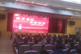 强国有我青春向党经典诗文朗诵《赞美》作者：穆旦 朗诵高一5班视频封面