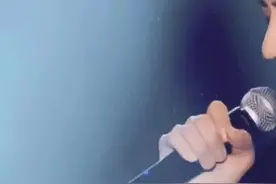 #稳住2021 被曹老师的摸脸抱暖到了，嘎子哥那飞扑上去的一抱，把我锤回了#我们的歌 #向全世界安利 #肖战视频封面
