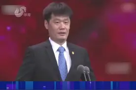 12月3日，中国足协官方宣布，#李霄鹏 担任中国国家男子足球队主教练。一起回顾李氏经典语句，李指导是有些幽默感在身上的。视频封面