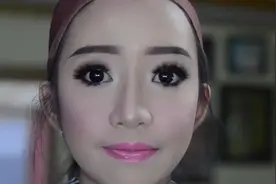 18岁妹子从来没化过妆，化上浓浓的妆，美得让自己都哭了#美妆