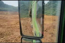 渣土车，重车举斗卸土操作视频封面
