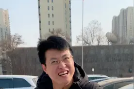 报纸真的可以祛除车窗玻璃油膜么，实践是最好的办法，感谢车友派活儿！#玻璃油膜去除剂 #撸车日常 #抖加小助手视频封面