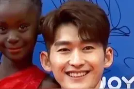 #张翰 从羞涩到成熟，始终不忘初心，为救助一位败血病粉丝垫付50万治疗费，承诺拍戏片酬用来做慈善，正能量艺人！视频封面