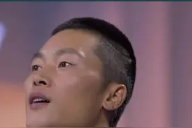 坚强与决心，就是军人的本色！ "祖国万岁 #抖音小助手 视频封面