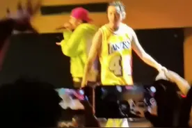 当我有一天想起她已不在#马思唯#chopie#黑马巡演视频封面