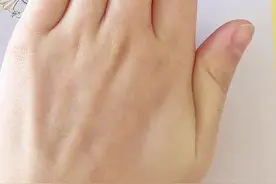 快速知道自己的手指圈号#婚戒 #钻戒定制 @抖音短视频视频封面