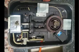 燃气灶维修常见故障分析，一直打火是什么原因视频封面