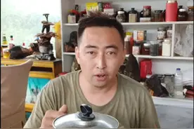 桦树茸使用方法，水别喝隔夜得桦树茸没事 在不明白可以私信我。就是当茶水和喝就行。作用大家知道吗😁