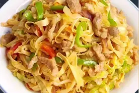 家常莲花菜豆丝炒肉这样做，肉丝滑嫩，清香美味，做法还简单视频封面