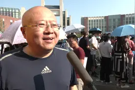五十岁山东大叔再次参加高考，佩服这种精神！