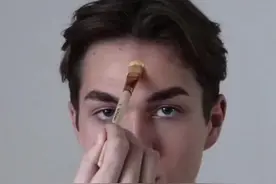 来自国外艺术家Denisk的十二星座妆容，快来看看你星座的妆容是怎样的吧~#娱乐评论大赏 视频封面