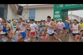 三峡橘乡田园马拉松开跑啦。#第二届“忠橙”文化旅游节#4月24日三峡橘乡田园综合体#现场直击视频封面