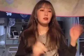 昨晚这个四川美术学院的火了的学姐完整版视频视频封面
