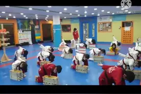 跆拳道表演击破的动作练习方法#跆拳道 #跆拳道训练 #少儿跆拳道视频封面
