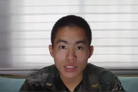 #21式作训服  兵哥哥手把手教你系鞋带，你学会了吗？（唐海东 单昌武 杜俊熙）视频封面