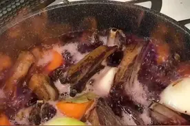 红酒炖鹿排！我还是第一次做鹿肉#鹿肉 #美食 #炖肉视频封面